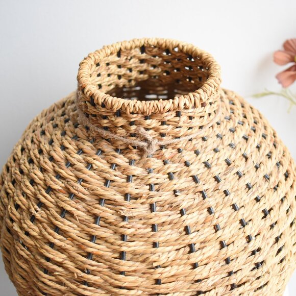 Handmade Large Woven Seagrass Rattan Round Table Vase Western Cottage Decor - Picture 2 of 9